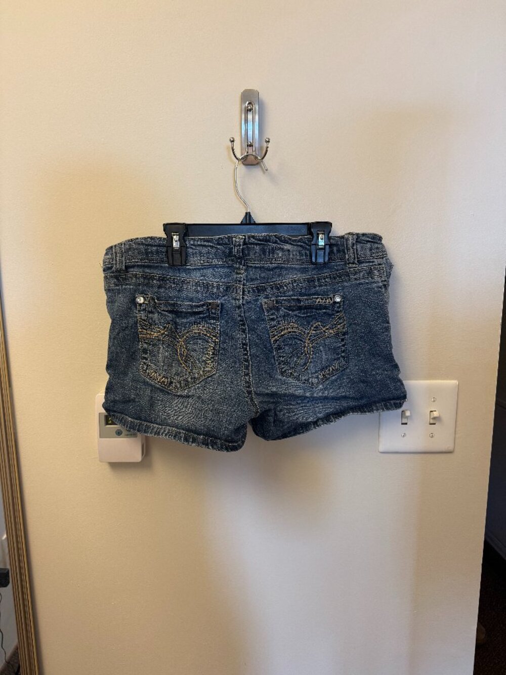 y2k style short shorts